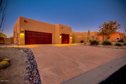 Three-Bedroom House image 8