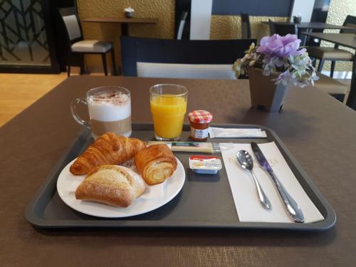 Hrana i piće, Nash Pratik Hotel in Geneva Airport