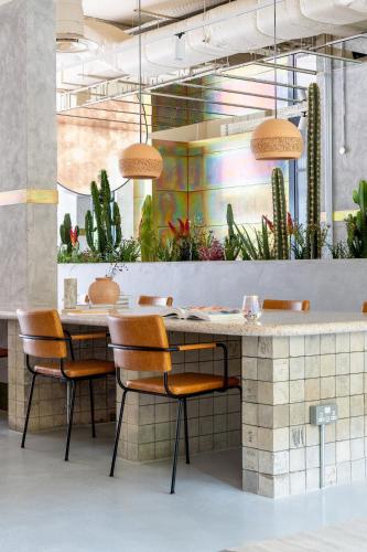 Bermonds Locke - image 8