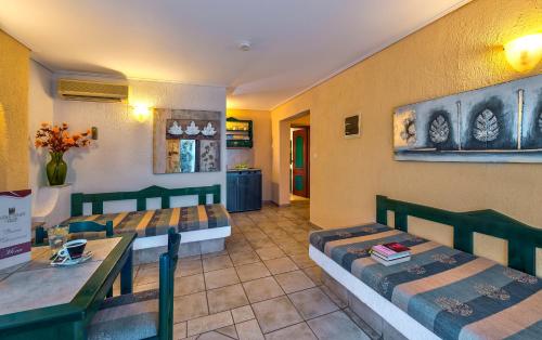 Hotel Castle Suites - image 6