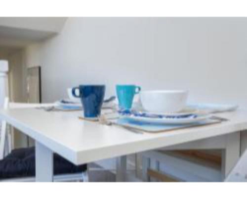 Stopover at LOWCAY APARTMENT C great for workers and groups