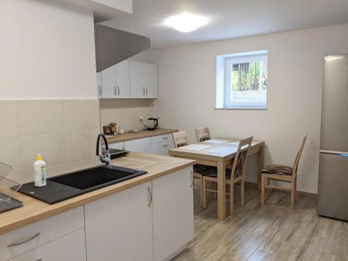 ห้องครัว, H2U LUX Hostel Dla Ciebie in มลาวา