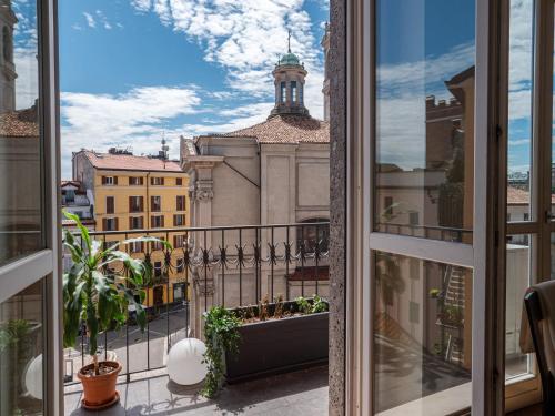 The Best Rent - Bright two rooms apartment near Cattolica University