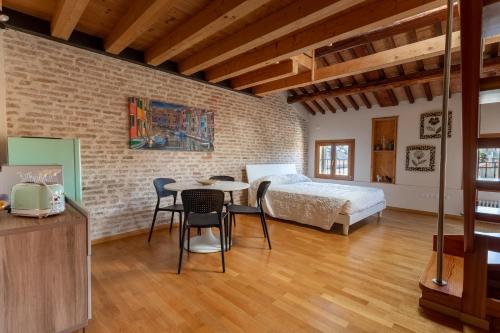 Loft Mirano Uno (Alloggi alla Campana) - Apartment - Mirano