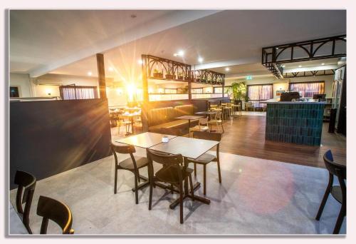 Étterem, Mia Mia House in the Desert in Newman