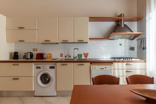 Rione Prati Apartment - MM Lepanto - image 10