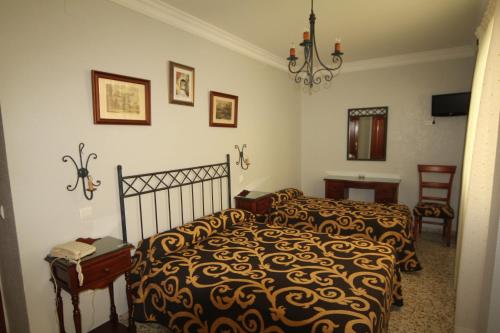 Hostal Roma - image 12
