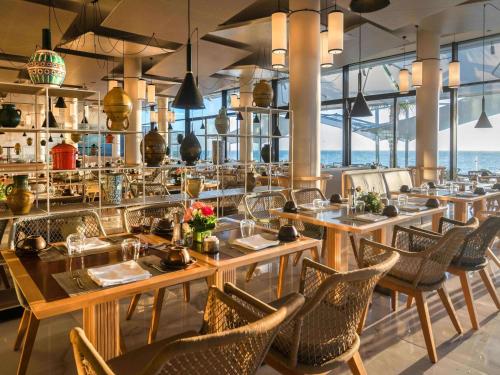 Ресторан, Movenpick Hotel Gammarth Tunis in Ла-Марса