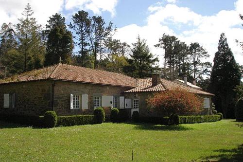  Casa del siglo XIX con horreo., Pension in A Coruña bei Razo