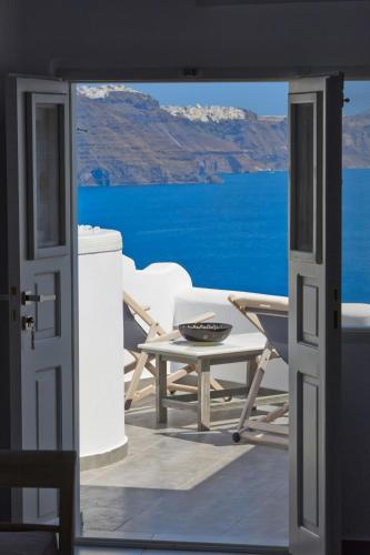 Elegant Santorini House Villa Castro Caldera View-Outdoor Hot Tub Oia