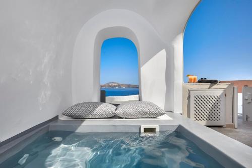 Elegant Santorini House Villa Sensational Caldera View-Outdoor Hot Tub Oia Santorini