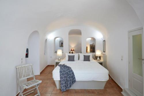 Elegant Santorini House Villa Horizon Caldera View-Outdoor Hot Tub Oia - image 6