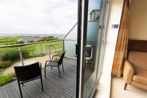Balcony/terrace, Strandhill Lodge and Suites Boutique Hotel in Other