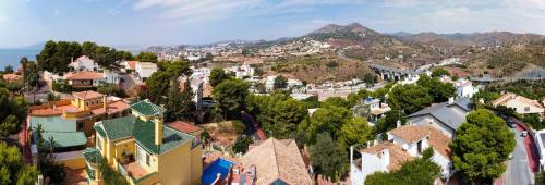 Holidays2Malaga Candado House pool & garden - image 4