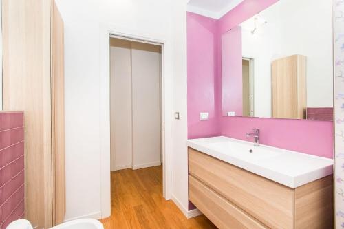 Porta Nuova & Parco del Valentino Roomy Flat - image 7