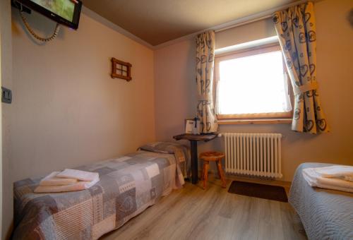 Triple Room with Mountain View
