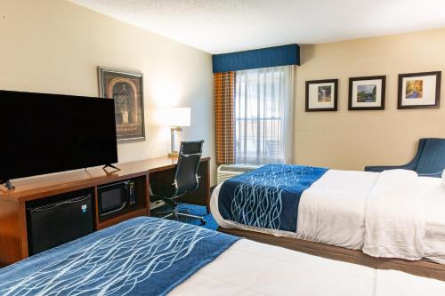 Comfort Inn Piketon near Fairgrounds - Tap to explore photos