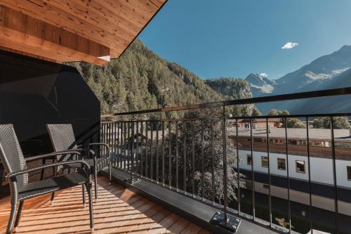 Apartment with Mountain View