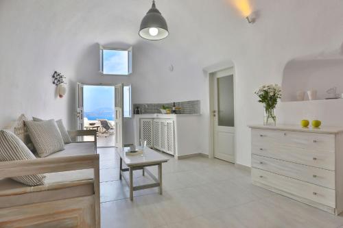 Elegant Santorini House Villa Castro Caldera View-Outdoor Hot Tub Oia