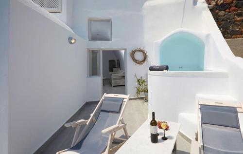 Elegant Santorini House Villa Castro Caldera View-Outdoor Hot Tub Oia