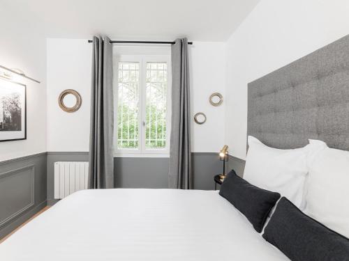 NEW! Luxury 3 Bedrooms Arc de Triomphe I by Livinparis - image 13