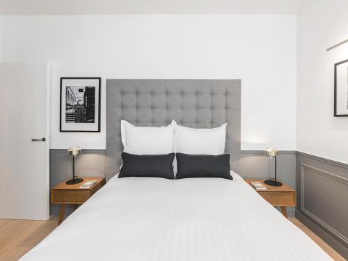 NEW! Luxury 3 Bedrooms Arc de Triomphe I by Livinparis - image 4