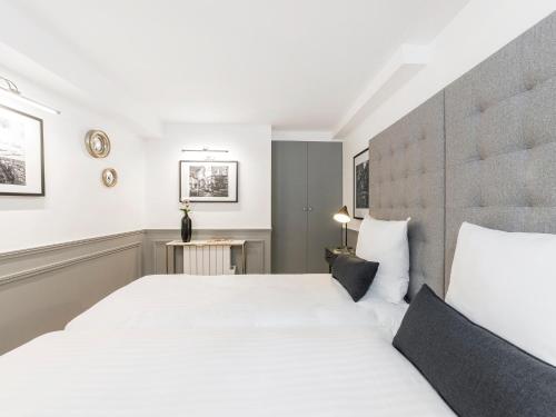 NEW! Luxury 3 Bedrooms Arc de Triomphe I by Livinparis - image 12