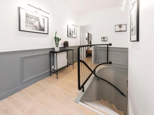 NEW! Luxury 3 Bedrooms Arc de Triomphe I by Livinparis - image 6