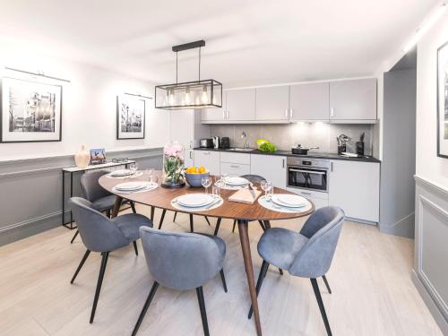 LivinParis - Luxury 3 Bedrooms Arc de Triomphe I - image 5