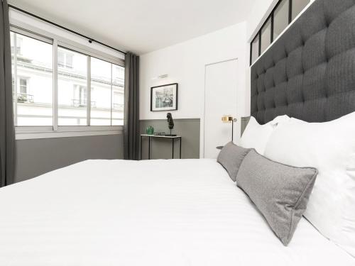 NEW! Luxury 3 Bedrooms Le Marais III by Livinparis - image 5