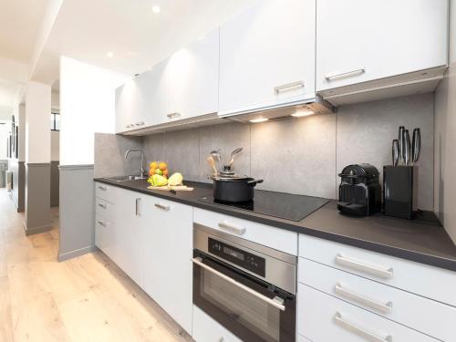NEW! Luxury 3 Bedrooms Le Marais III by Livinparis - image 11