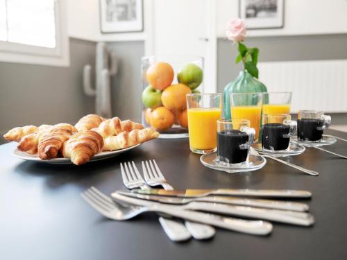 NEW! Luxury 3 Bedrooms Le Marais III by Livinparis - image 10