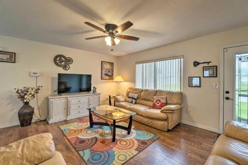 Canalfront Port Charlotte Getaway with Boat Dock - image 4