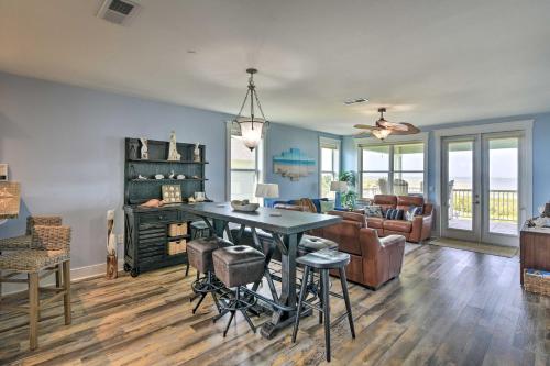 Waterfront Resort Condo with Unobstructed Gulf View! - image 2