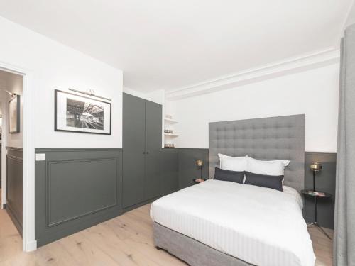 NEW! Luxury 3 Bedrooms Le Louvre II by Livinparis - image 11