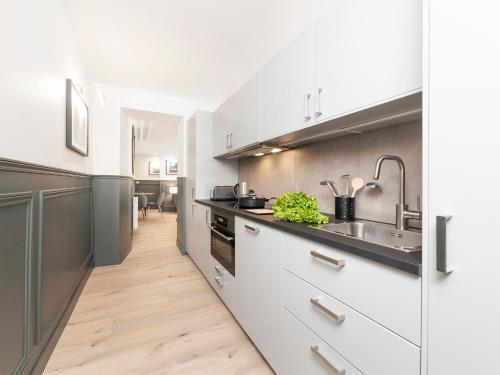 NEW! Luxury 3 Bedrooms Le Louvre II by Livinparis - image 9