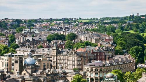 Crowne Plaza Harrogate an IHG Hotel - image 6