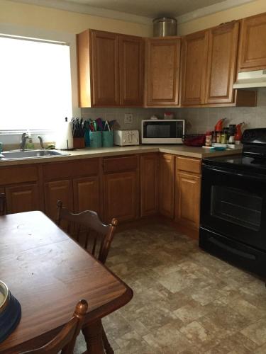 廚房, Reel Simple Bolton Lake Cottage in 密斯提克市中心
