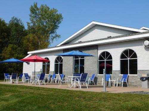 . Northwoods Best Inn - Chetek