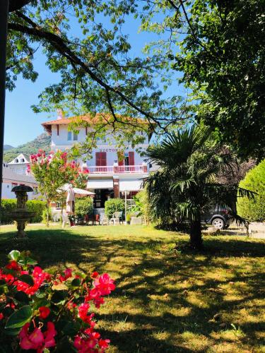 T2 avec terrasse vue Hautacam dans villa historique "Victoria" Argelès-Gazost