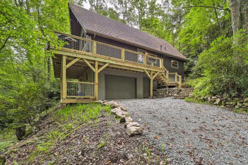 Spacious Cabin - 4 Mi to Blue Ridge Parkway! in Boone, USA