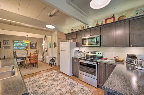 Spacious Cabin - 4 Mi to Blue Ridge Parkway! - image 6