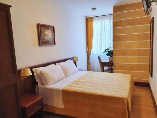 Double or Twin Room with Extra Bed image 10