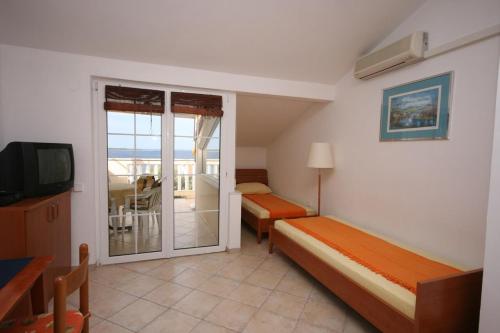 Apartments by the sea Mandre, Pag - 6537