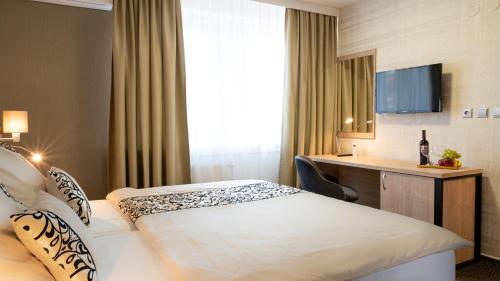 1 queen bed