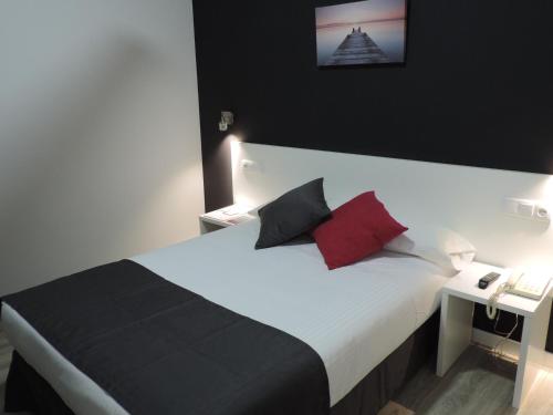 Hotel Junquera - image 2