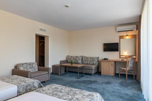 Hotel Gradina Hotel Gradina is conveniently located in the popular Golden Sands area. Featuring a complete list of amenities, guests will find their stay at the property a comfortable one. 24-hour front desk, lugga