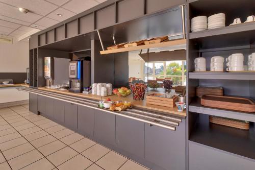 อาหารและเครื่องดื่ม, B&B HOTEL Pau Lescar in เลสการ์