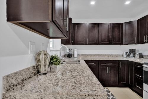 Waterfront Newly Renovated 4 BR Home with Hot Tub