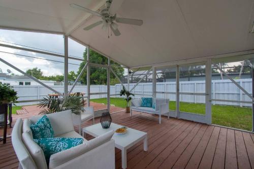 RENOVATED 2 Bd with Hot tub 6min to HARDROCK CASINO - image 2
